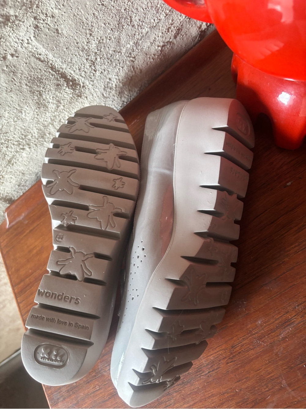Wonder’s “Madrid” Grey Tasseled Shies-Size 42-New - Picture 4 of 5